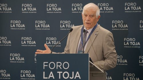 Borrell: Sľub EÚ v oblasti energetiky vo výške 750 miliárd dolárov pre USA je „nerealizovateľný“