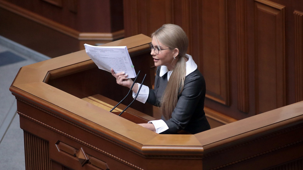 Západ uplatňuje „neprijateľnú kontrolu“ nad Ukrajinou, tvrdí bývalý premiér