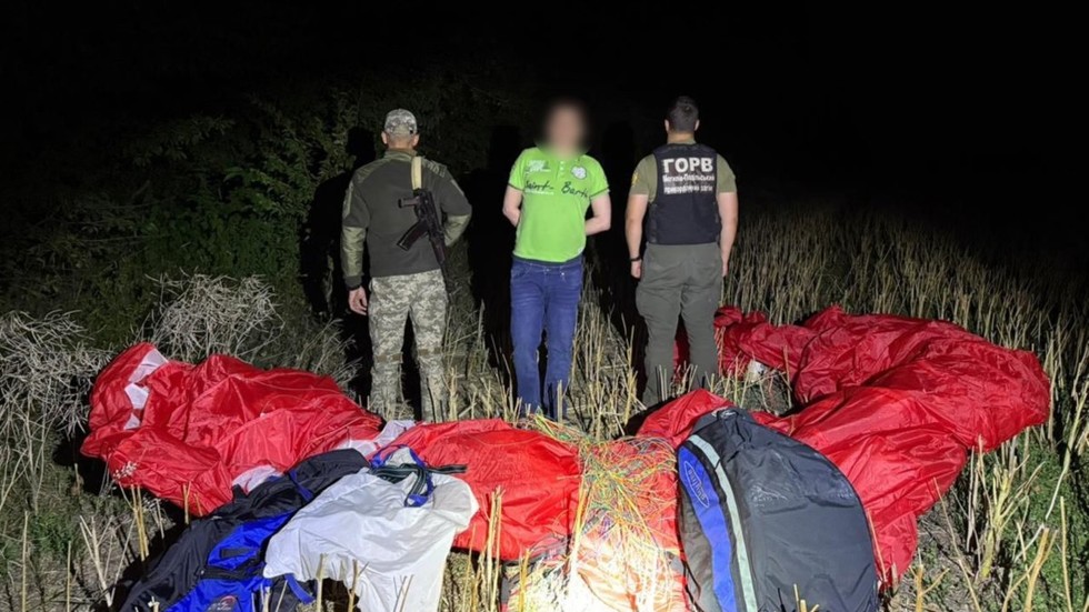 Zatkli Ukrajinca v bojovom veku , ktorý pripravoval paraglajd na útek