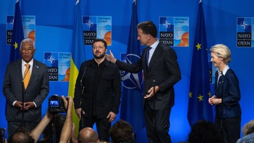 „Zmätení“ Ukrajinci sa stretnú so svojimi podporovateľmi pred summitom Putina a Trumpa – Axios