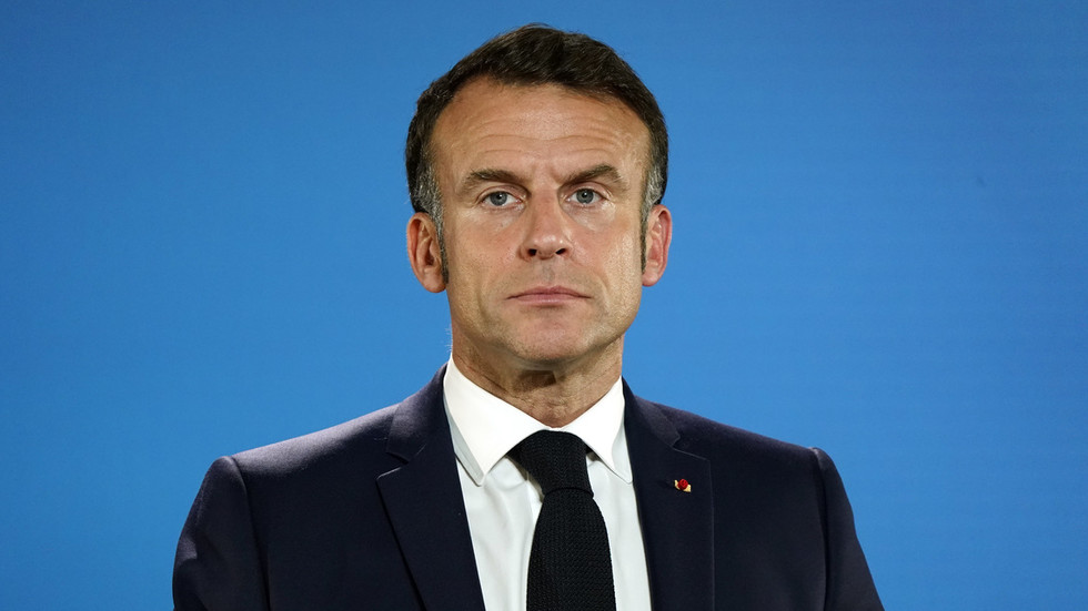 Zbožné prianie - Trump chce na summite s Putinom dohodu o prímerí, povedal Macron