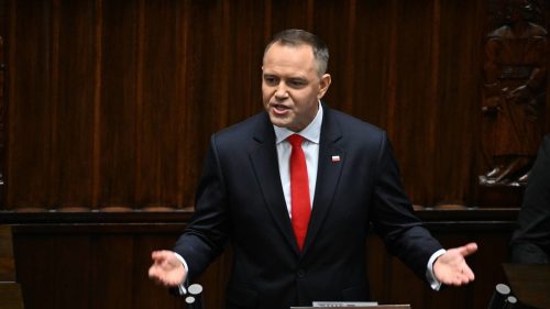 Ukrajinci oslavujúci nacistických kolaborantov by mali byť deportovaní, vyhlásil poľský prezident
