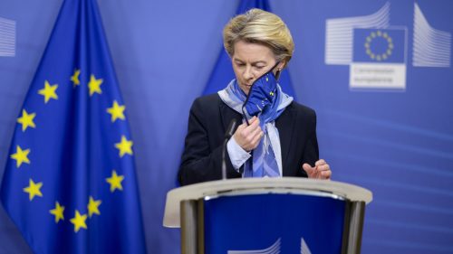 Kráľovná EÚ Uršula kázala o transparentnosti – a potom uzatvárala dohody s farmaceutickými spoločnosťami prostredníctvom zákulisných dohôd
