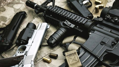 V Južnej Afrike kolujú dva milióny nelegálnych strelných zbraní, tvrdí opozícia