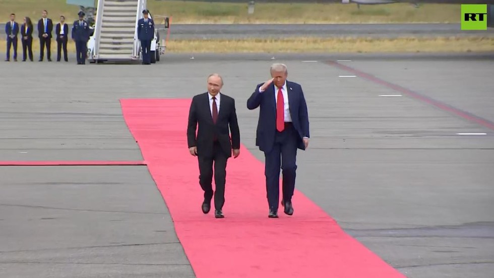 POZRITE SI, ako Trump víta Putina po príchode na Aljašku