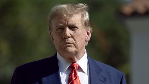Trump po stretnutí s Putinom presadzuje mier namiesto prímeria