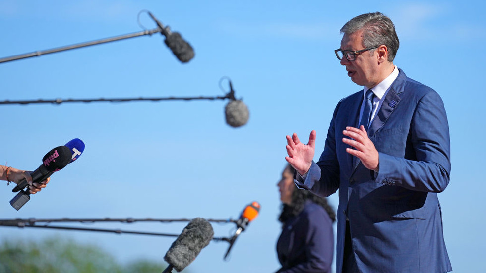 Srbský líder sľubuje „rozhodný postup“ proti protestom