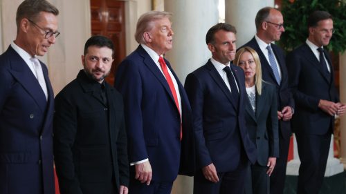 Lídri EÚ išli do Washingtonu prosiť, aby ich Trump prevalcoval.