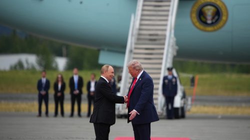 Trump pozastavil rozhovory európskych lídrov s Putinom – médiá