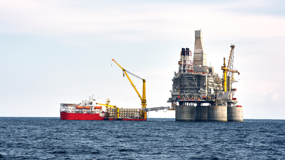 Americký energetický gigant „vedie tajné rozhovory“ o návrate do Ruska – WSJ