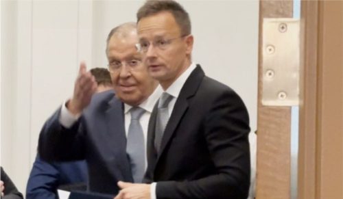 Maďarský minister zahraničných vecí po stretnutí s Lavrovom sľúbil ochranu „národných záujmov“