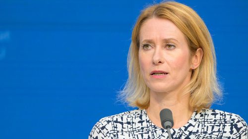 Ukrajina čelí „obrovskému“ nedostatku financií, tvrdí najvyšší diplomat EÚ