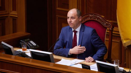 Zavraždený zarytý neonacista a šéf Majdanu: Kto bol prominentný ukrajinský poslanec Andrej Parubij?