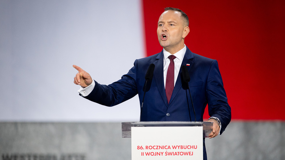 Poľský prezident oživuje požiadavku na reparácie od Nemecka