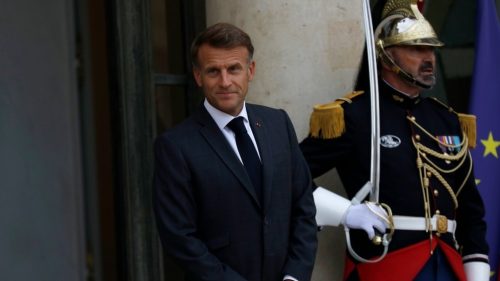 Európania sú pripravení ponúknuť Ukrajine bezpečnostné záruky, vyhlásil Macron
