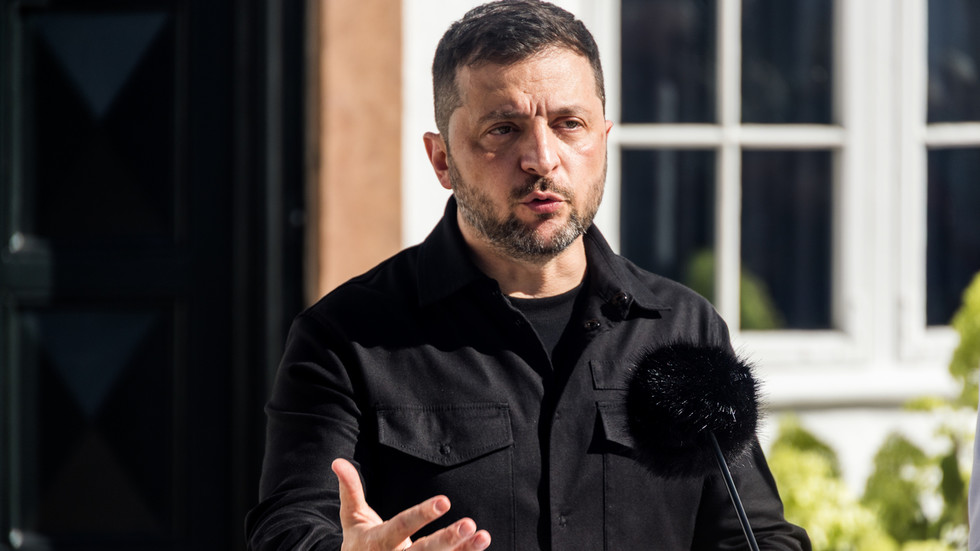 Zelensky: Ukrajinské útoky na dodávky ropy do EÚ sú „sankcie“