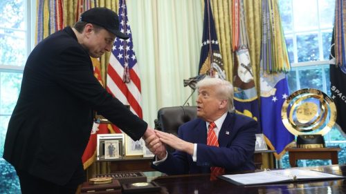 Trump podáva Muskovi olivovú ratolesť