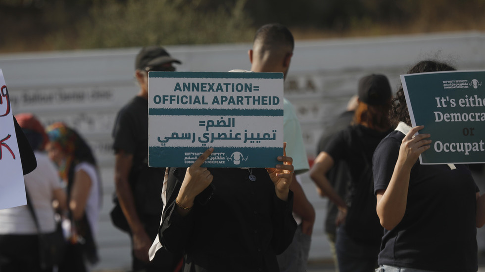 Izrael po varovaní SAE ustúpil od plánu anexie Západného brehu Jordánu – WaPo