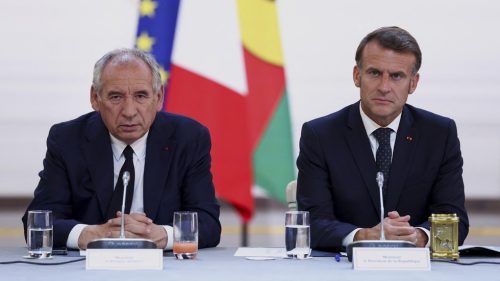 Macronova vláda sa rúca. Tu je dôvod, prečo by sa Ukrajina mala obávať