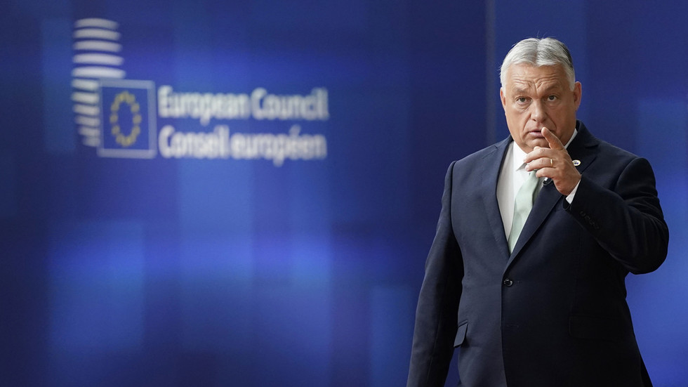 Orbán varuje EÚ pred „kolapsom“