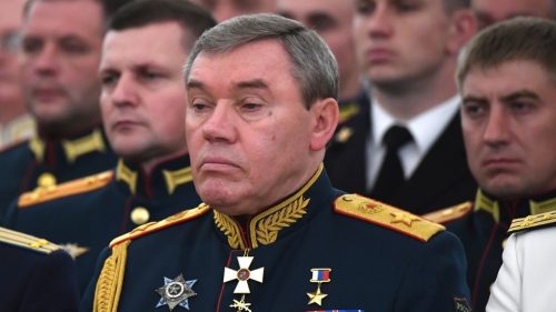 Putin udelil najvyššiemu generálovi „Rad odvahy“