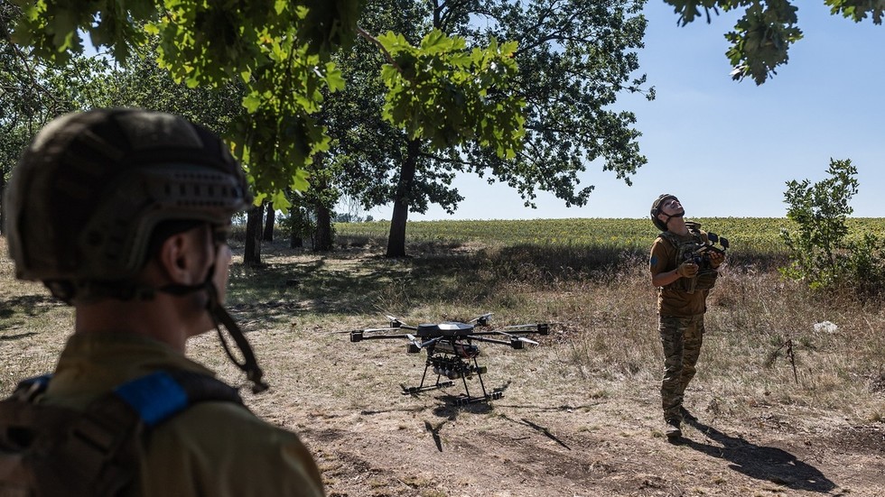 Mexický kartel sa na Ukrajine učil bojovať dronmi, tvrdia médiá