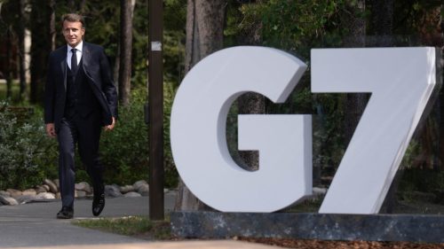 Francúzsko je len v prvej línii krízy, ktorá zmieta G7 - Fjodor Lukjanov