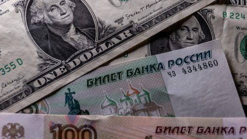 EÚ by sa mohla zamerať na „ruský SWIFT“ – Euractiv