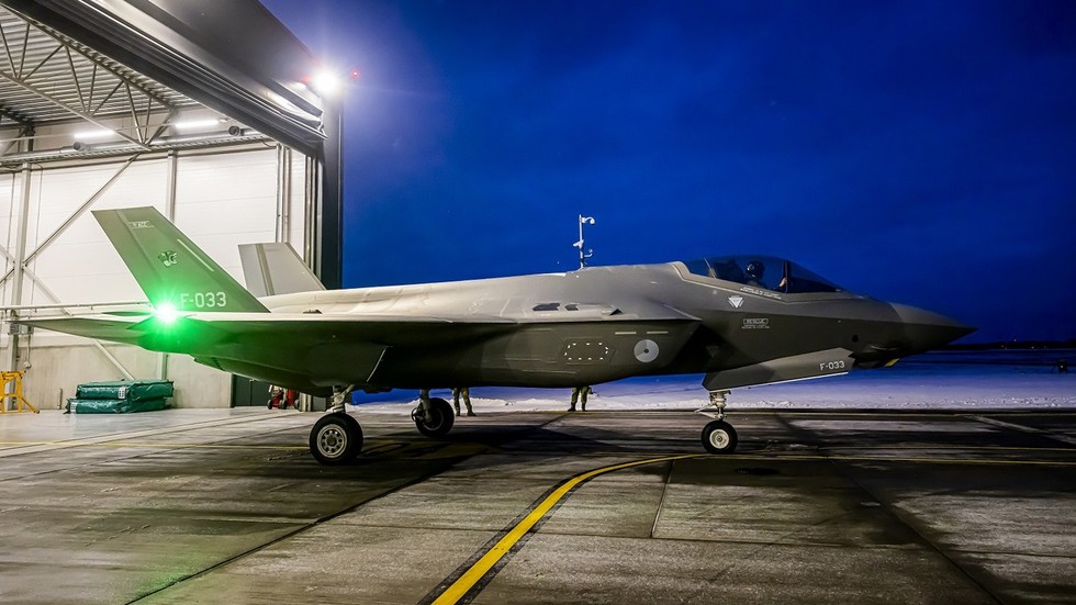 Vojnové lietadlo NATO zasiahlo poľský dom počas incidentu s „ruskými“ dronmi, tvrdia médiá Vojnové lietadlo NATO zasiahlo poľský dom počas incidentu s „ruskými“ dronmi, tvrdia médiá