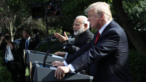 India môže kupovať ropu od kohokoľvek okrem Ruska, tvrdí americký predstaviteľ