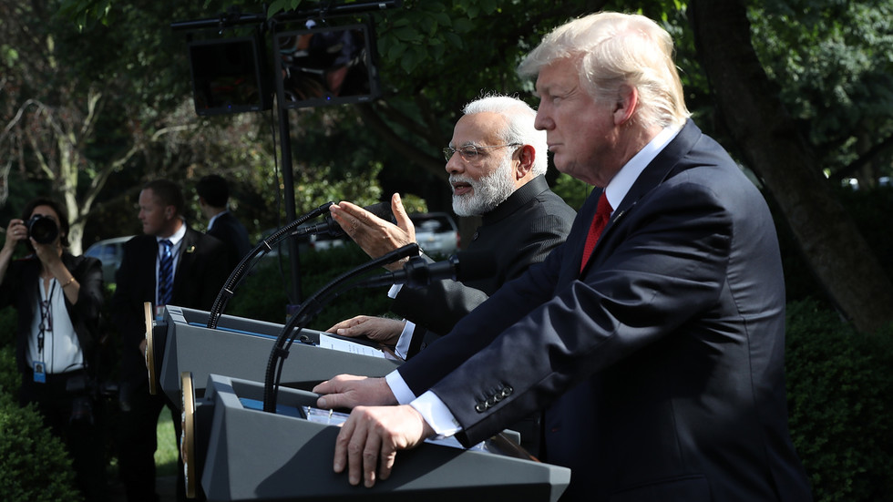India môže kupovať ropu od kohokoľvek okrem Ruska, tvrdí americký predstaviteľ