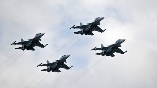 Kremeľ kritizuje „bezohľadné“ hrozby NATO zostreliť ruské lietadlá