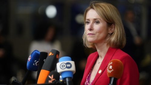 Kallasová trvá na tom, že USA by nemali zbavovať EÚ zodpovednosti za Ukrajinu