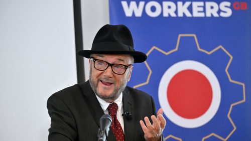 Britská polícia zadržala Georgea Gallowaya po návrate z Ruska