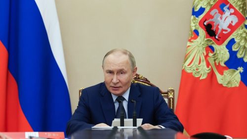 Moskva je pripravená reagovať na akúkoľvek hrozbu, vyhlásil Putin