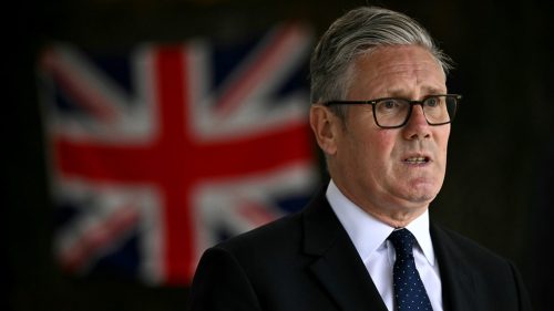 Starmer dosiahol v britskom prieskume verejnej mienky rekordne nízke skóre