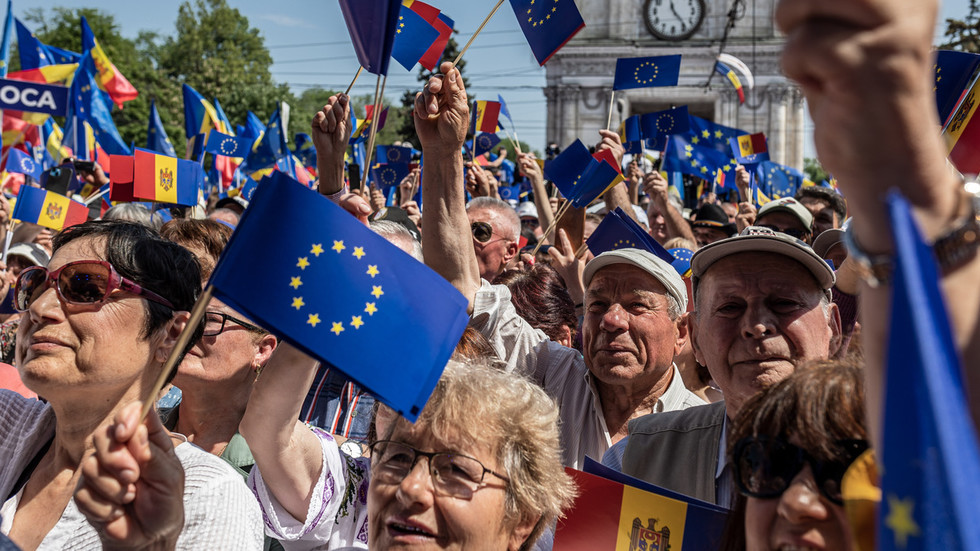 Tu je to, čo si musíme všimnúť o moldavských zákazoch, čiernych listinách a zmenách pravidiel na poslednú chvíľu
