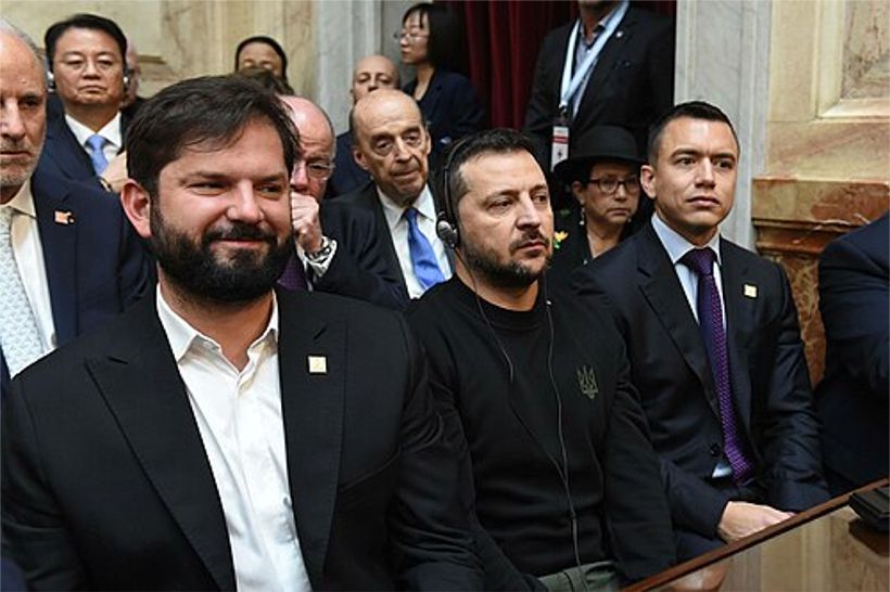 Ekvádorský prezident prežil „pokus o atentát“ – minister (VIDEÁ) Ekvádorský prezident prežil „pokus o atentát“ – minister (VIDEÁ)