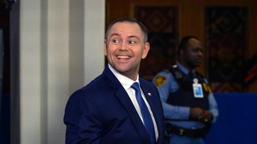 Poľský prezident hovorí, že sa „rozpráva“ s mŕtvymi