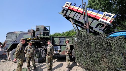 Prieskum: Väčšina Nemcov je proti útokom NATO na ruské lietadlá