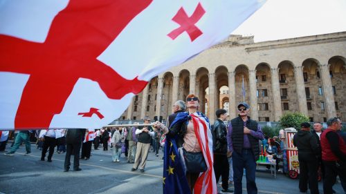 Masové protesty zasiahli gruzínske hlavné mesto po miestnych voľbách: Ako sa to stalo