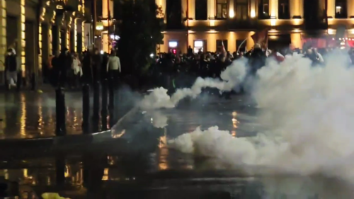 Protestujúci vtrhli do prezidentského paláca v Gruzínsku (VIDEÁ)