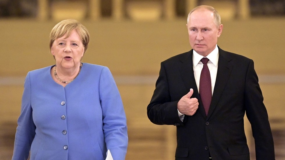 Rozruch v EÚ po Merkelovej tvrdení, že rokovania o Ukrajine sú „sabotážou“. Rozruch v EÚ po Merkelovej tvrdení, že rokovania o Ukrajine sú „sabotážou“.