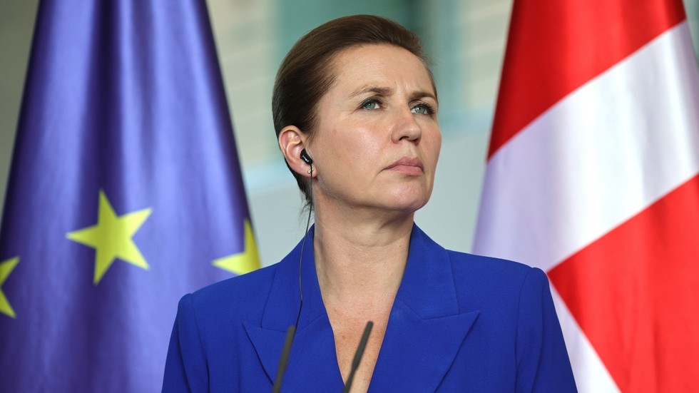 Člen EÚ chce zakázať sociálne siete pre tínedžerov Člen EÚ chce zakázať sociálne siete pre tínedžerov