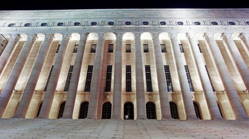 Fínski poslanci si budú precvičovať ukrývanie sa v suteréne – médiá