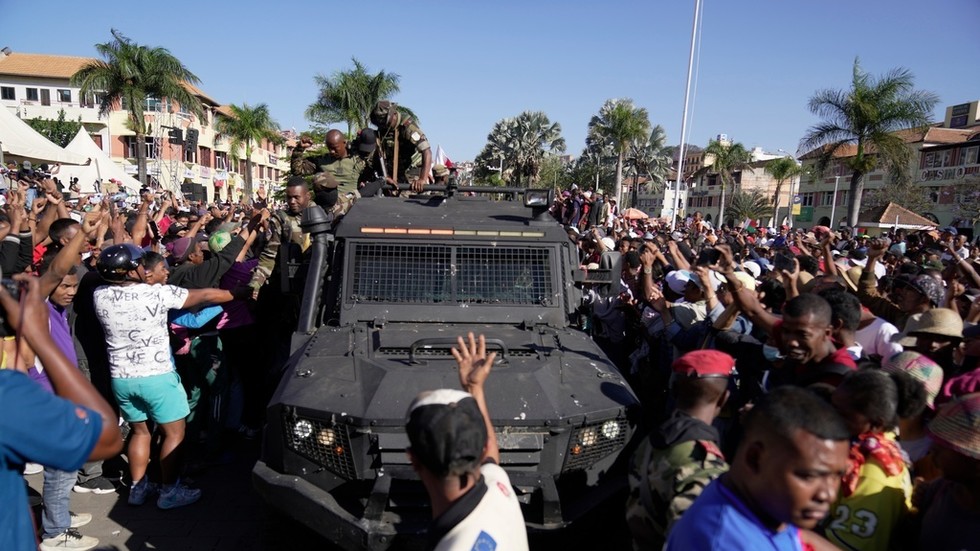 Madagaskarská armáda sa zmocnila moci – médiá