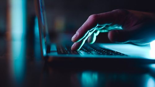 Úniky rozsiahlych vládnych údajov Spojeného kráľovstva sa objavili na darknete – médiá
