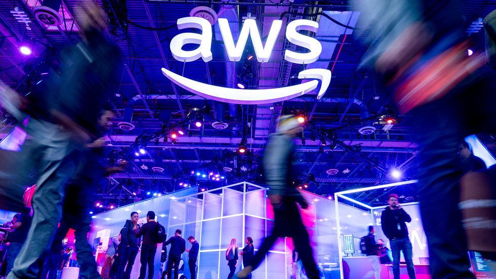 Výpadok Amazonu vyradil z prevádzky hlavné webové stránky