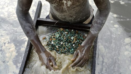 USA sa snažia získať väčší podiel v nerastných surovinách afrického štátu