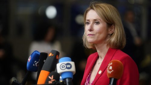 Najvyššia diplomatka EÚ je nespokojná s mierovým summitom Putina a Trumpa